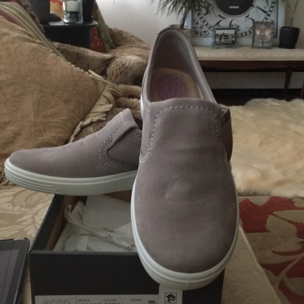 Brand New Ecco Slip On casual loafer
